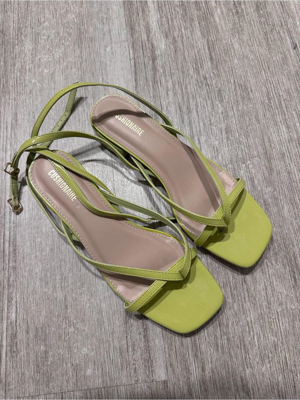 CUSHIONAIRE Lime Green Strappy Square Toe Block Heel Sandals Size 7.5